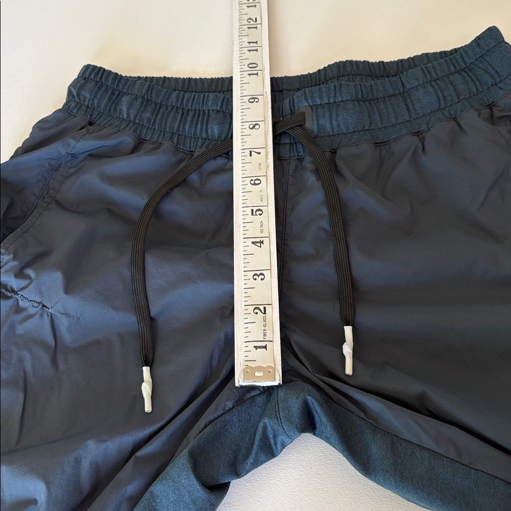 ON Running Pants Navy Pockets Zip Ankles Athletic Performance Size M Flaw* - Picture 12 of 14
